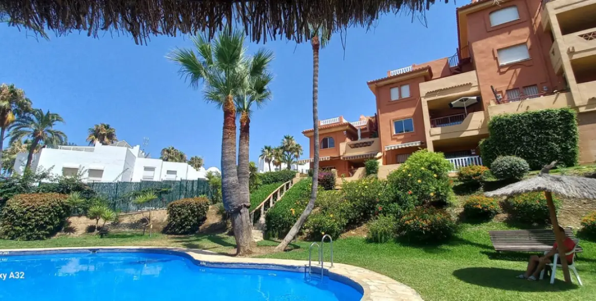 Venta de apartamento en planta baja en Reserva de Marbella 11