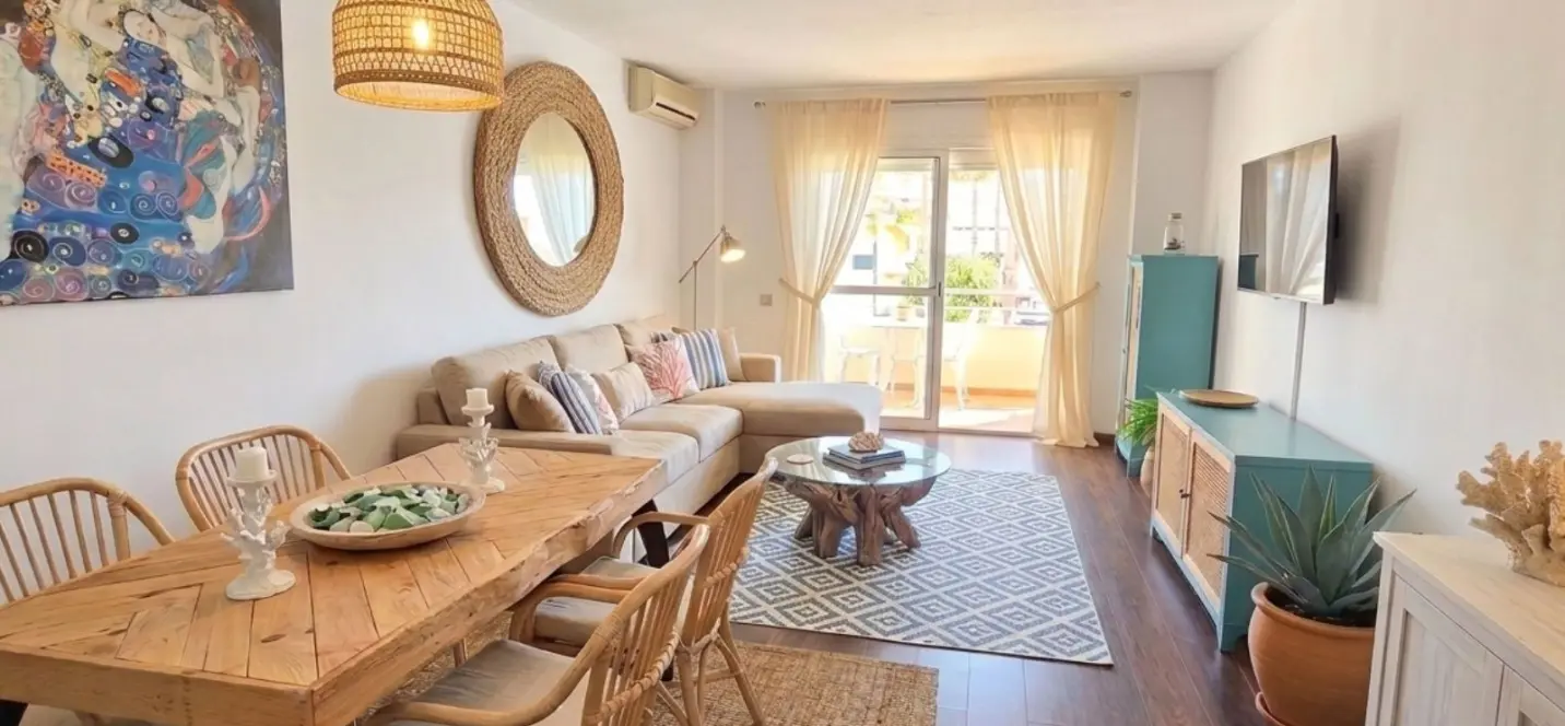 Sale of middle floor apartment in Arroyo de la Miel 3