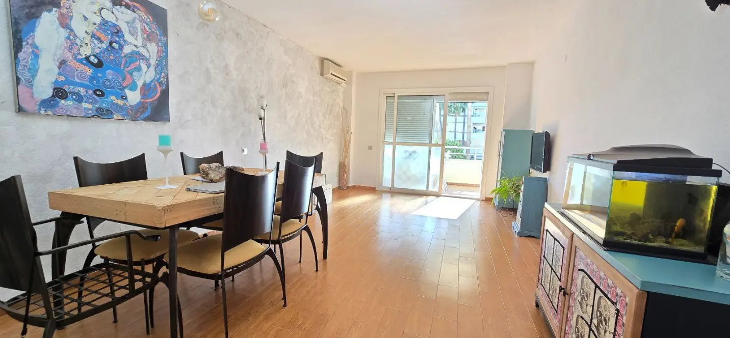 Sale of middle floor apartment in Arroyo de la Miel 4