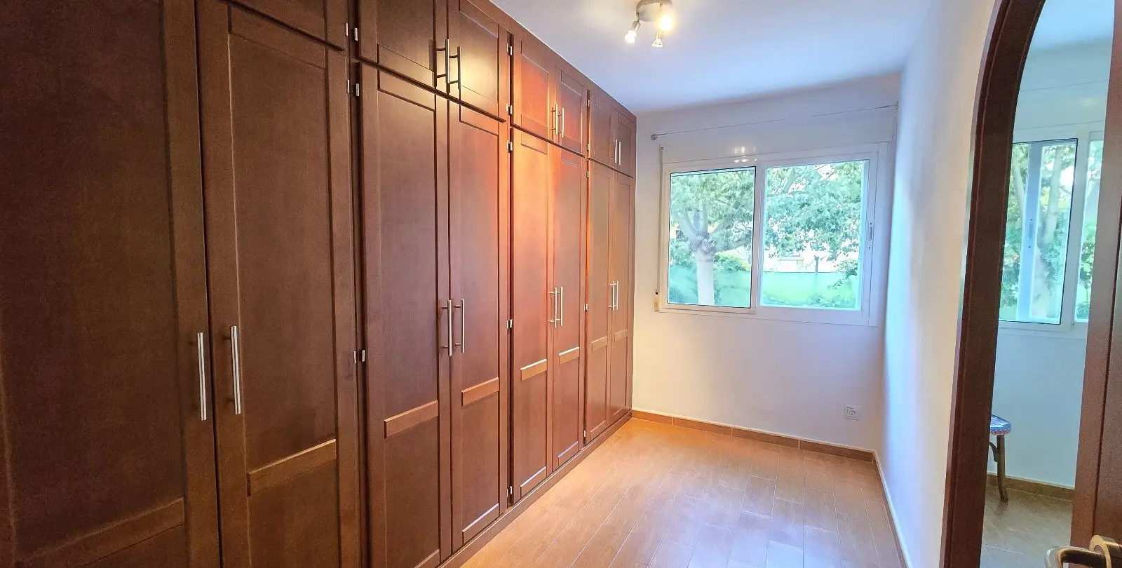 Venta de apartamento en planta media en Arroyo de la Miel 13