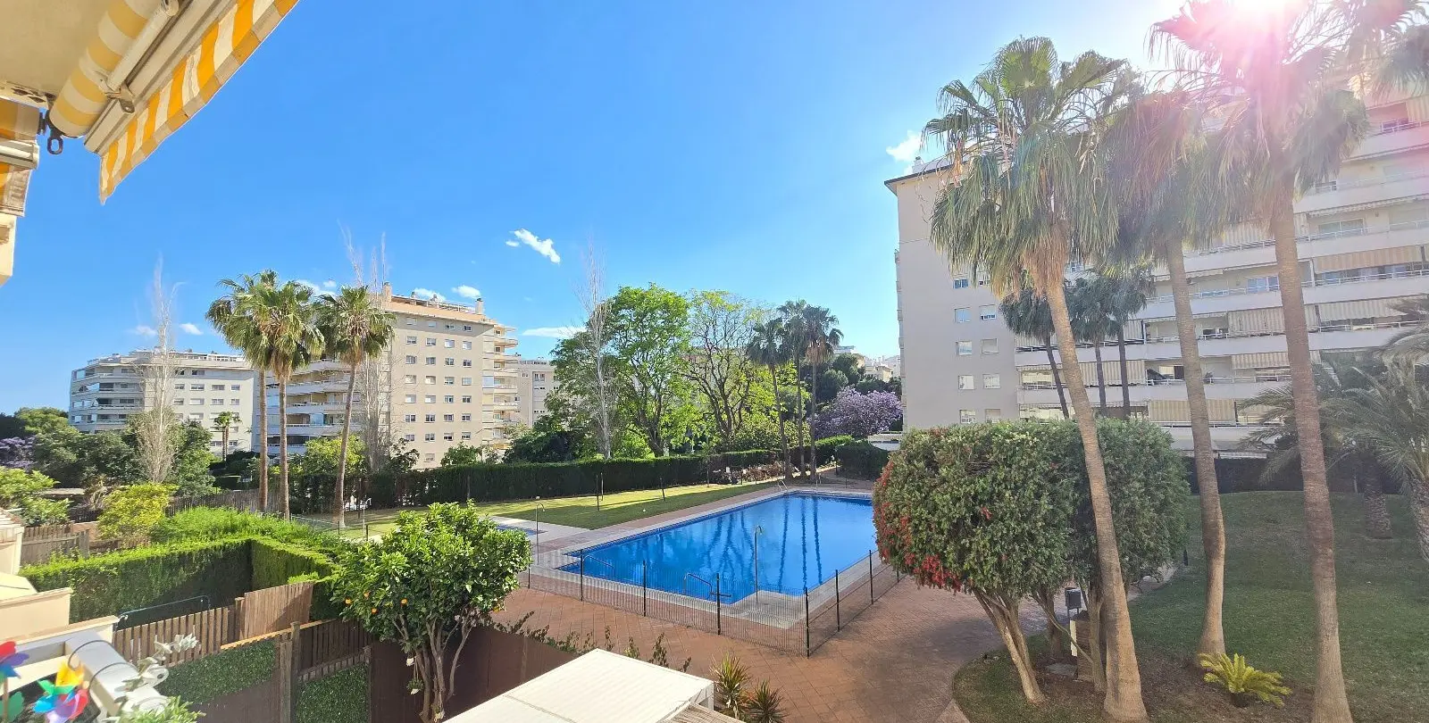 Venta de apartamento en planta media en Arroyo de la Miel 24