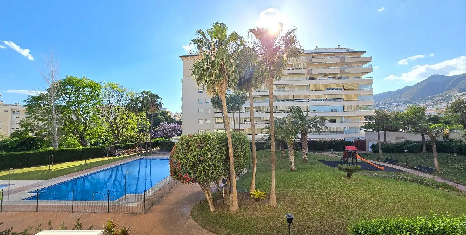 Venta de apartamento en planta media en Arroyo de la Miel 25