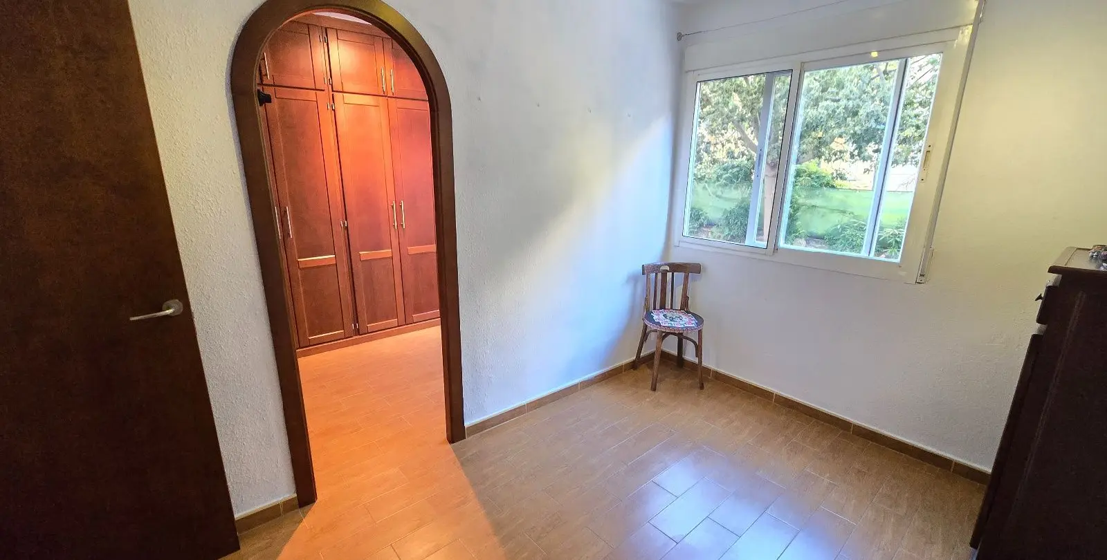 Venta de apartamento en planta media en Arroyo de la Miel 34