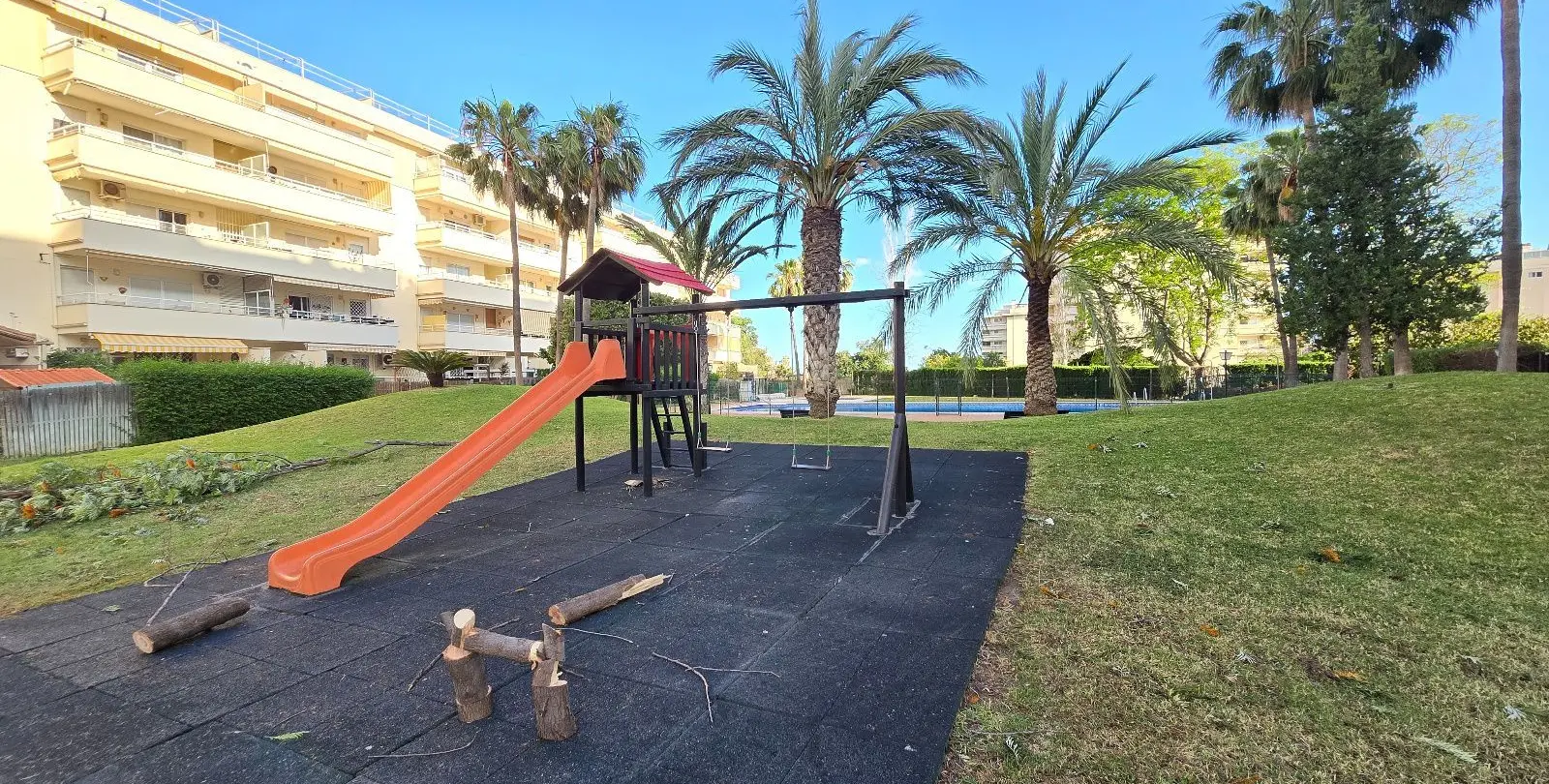 Venta de apartamento en planta media en Arroyo de la Miel 49