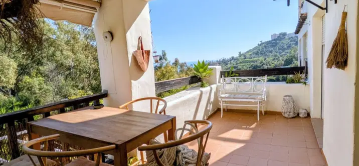 Sale of middle floor apartment in Benalmadena 2