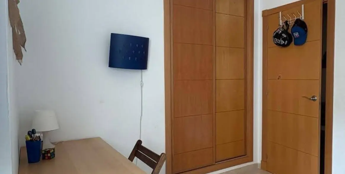 Sale of middle floor apartment in Benalmadena 19