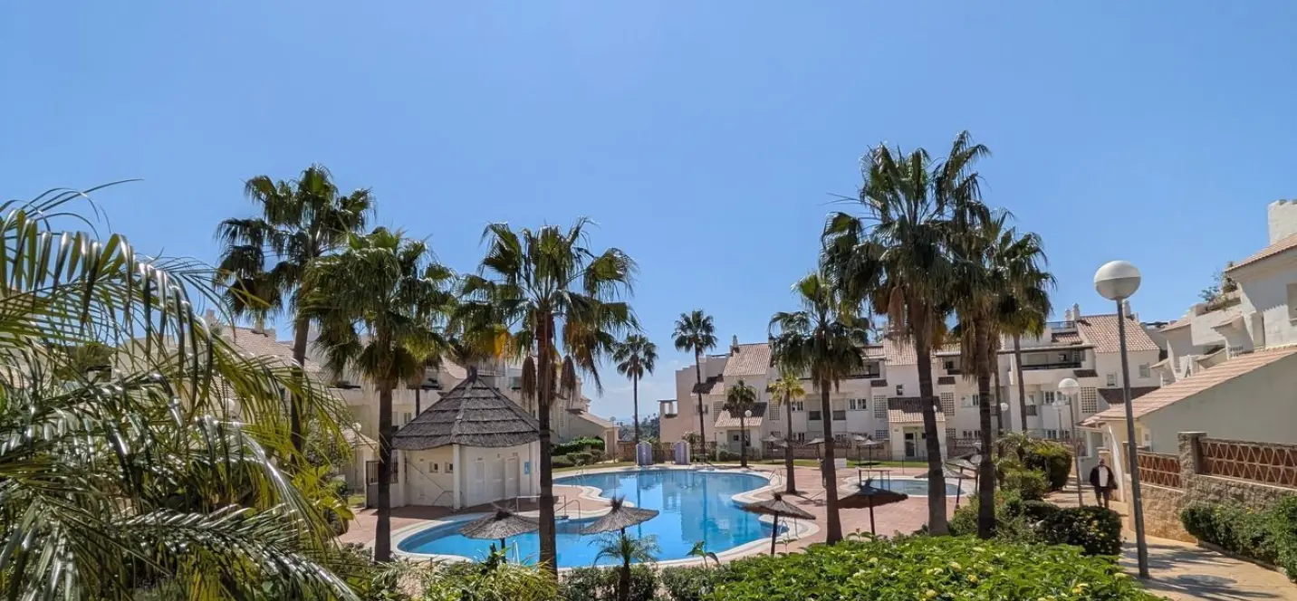 Venta de apartamento en planta media en Benalmadena 0