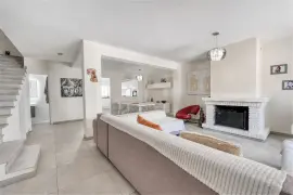 Image 4 thumb