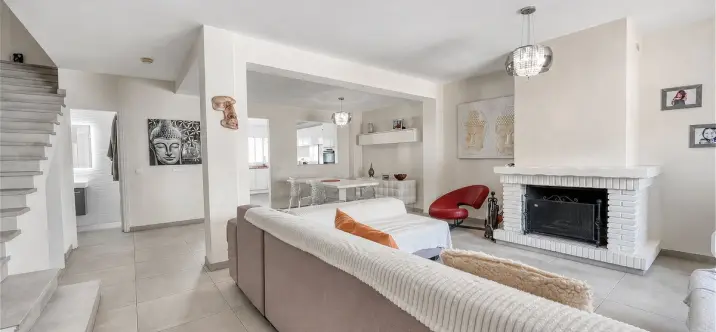 Sale of townhouse in Casares 3