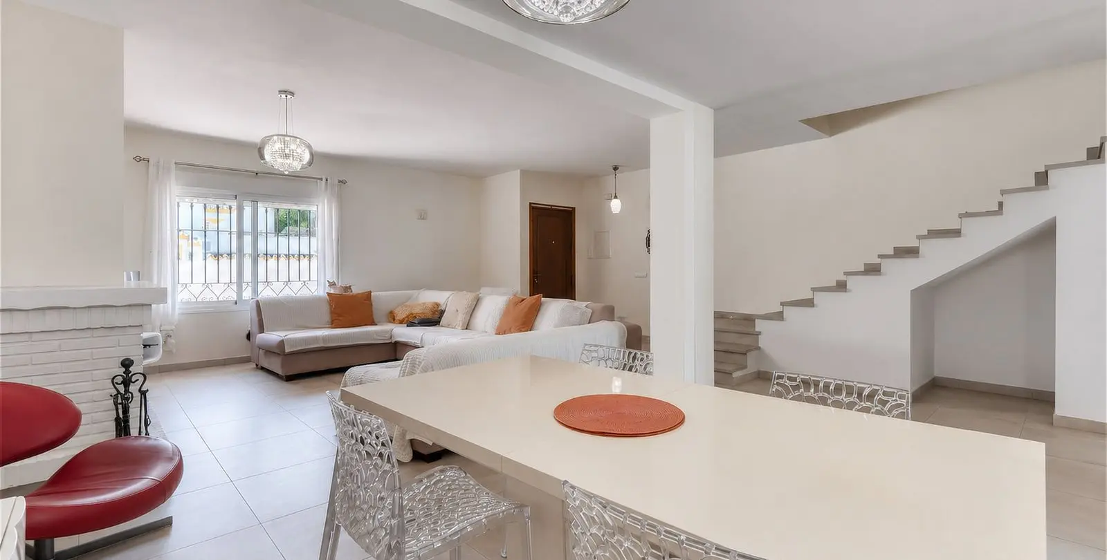 Venta de adosado en Casares 11