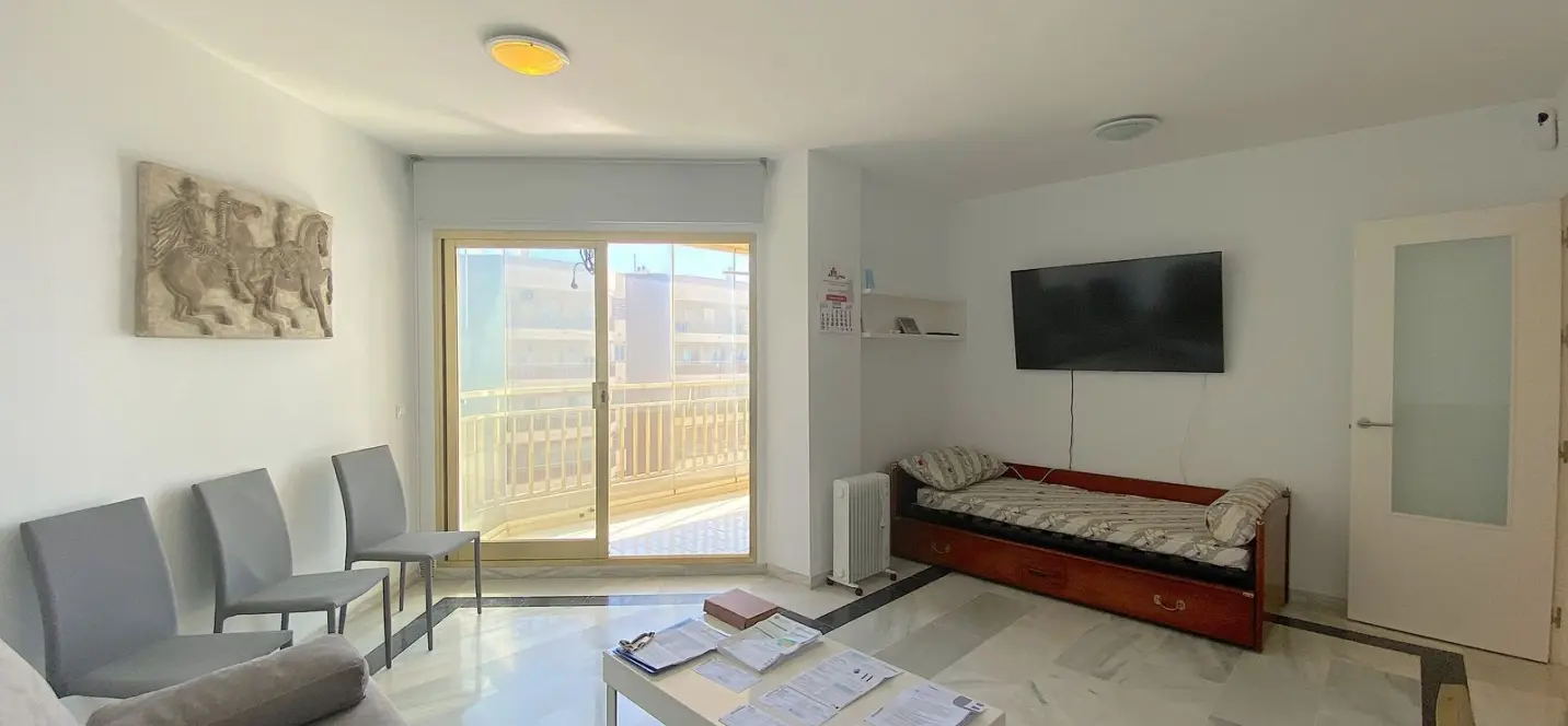 Venta de apartamento en planta media en Fuengirola 2