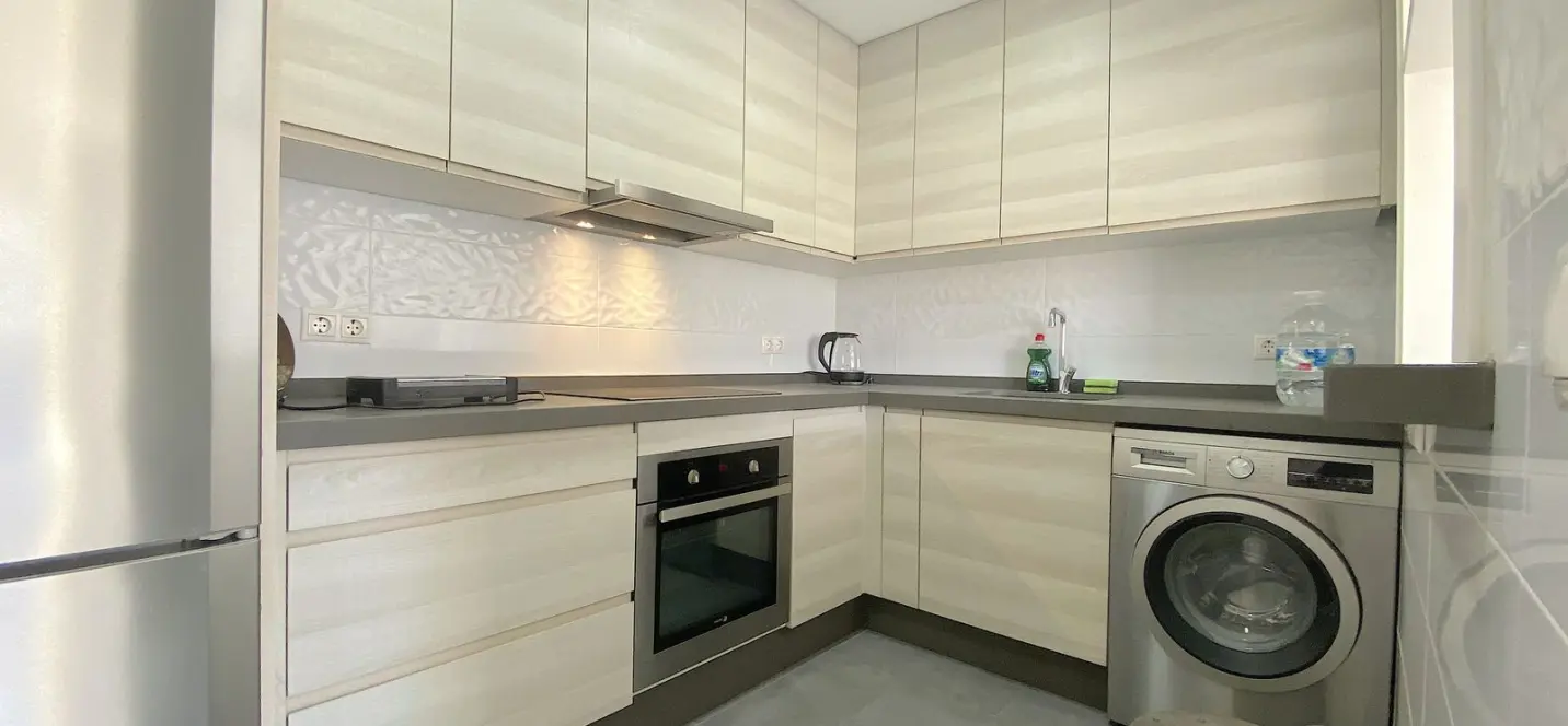 Venta de apartamento en planta media en Fuengirola 3