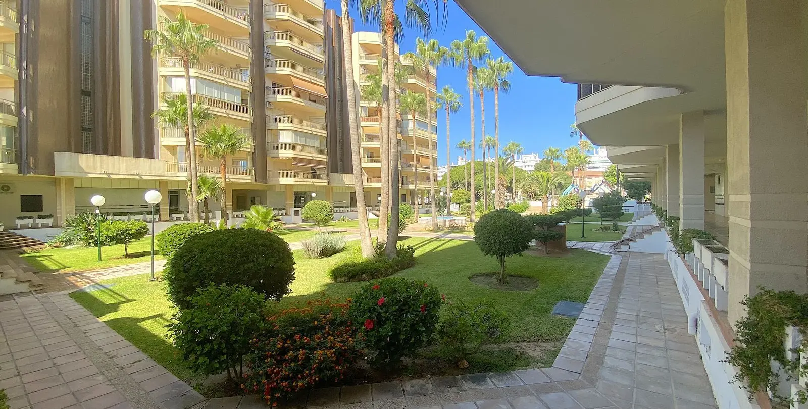 Venta de apartamento en planta media en Fuengirola 10