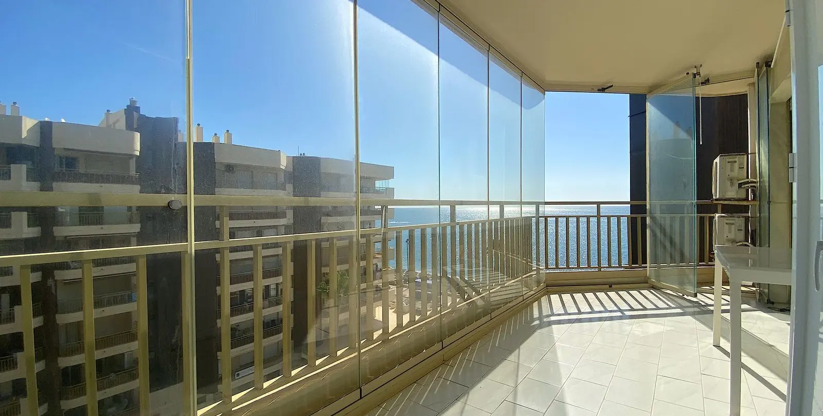 Venta de apartamento en planta media en Fuengirola 11