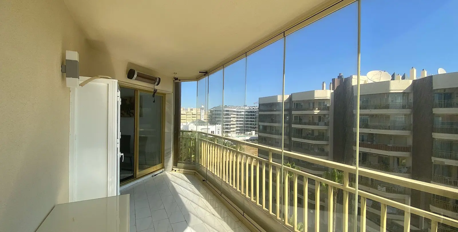 Venta de apartamento en planta media en Fuengirola 12