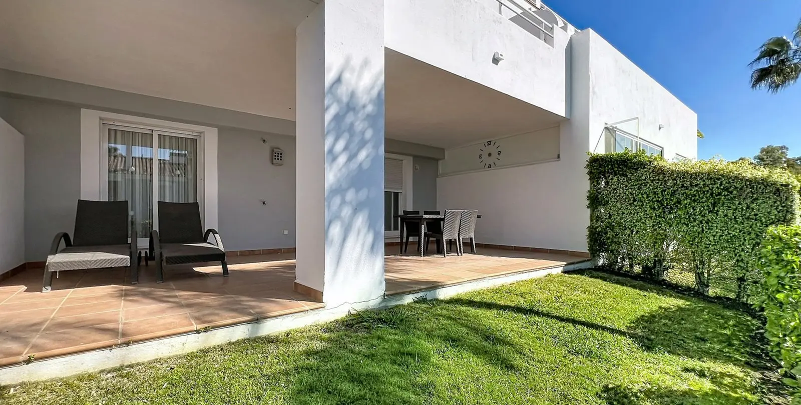 Sale of ground floor apartment in Estepona 3