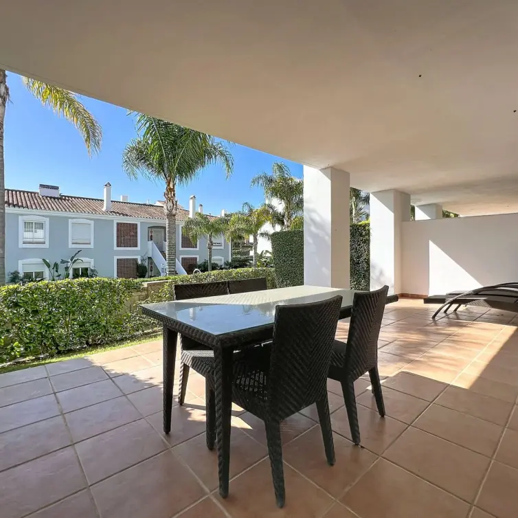 Sale of ground floor apartment in Estepona