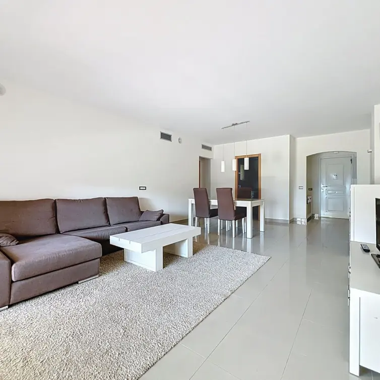 Sale of ground floor apartment in Estepona