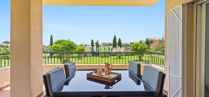 Venta de apartamento en planta baja en El Faro 1