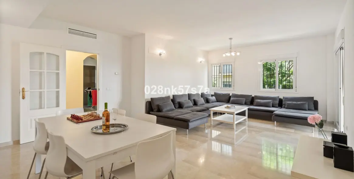 Venta de apartamento en planta baja en El Faro 7