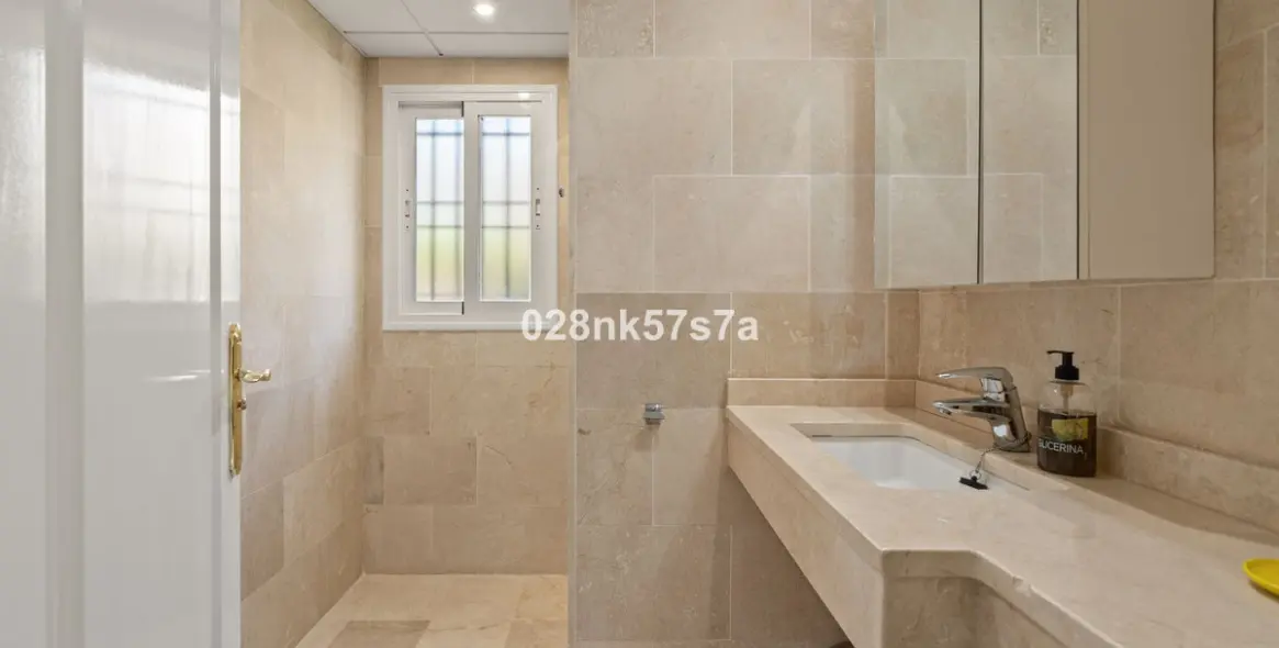 Venta de apartamento en planta baja en El Faro 18