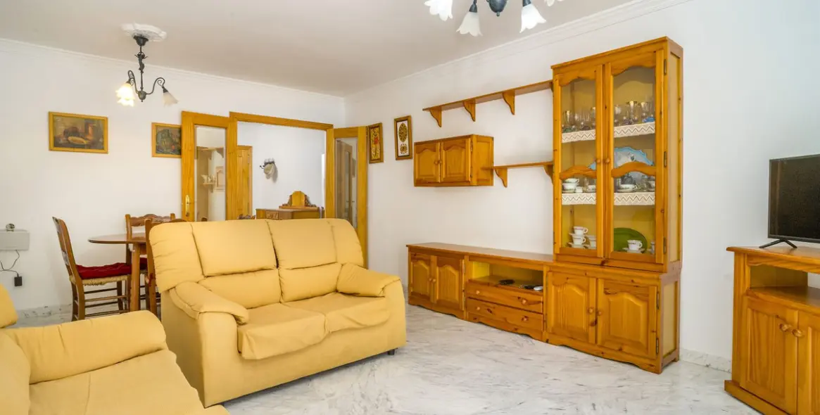 Продажа апартаментов на среднем этаже в Estepona 1
