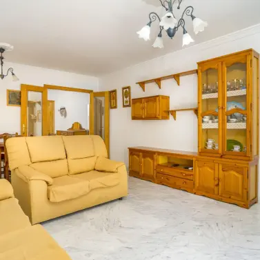 Продажа апартаментов на среднем этаже в Estepona