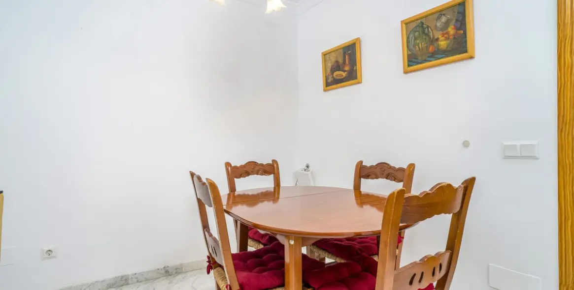 Продажа апартаментов на среднем этаже в Estepona 2