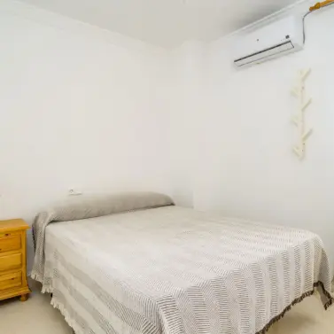 Продажа апартаментов на среднем этаже в Estepona