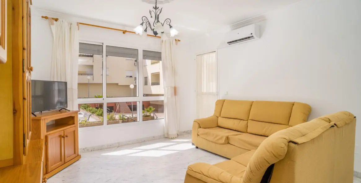 Продажа апартаментов на среднем этаже в Estepona 14