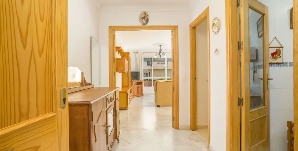 Продажа апартаментов на среднем этаже в Estepona 15