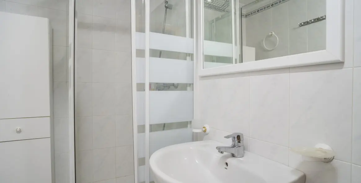 Продажа апартаментов на среднем этаже в Estepona 27