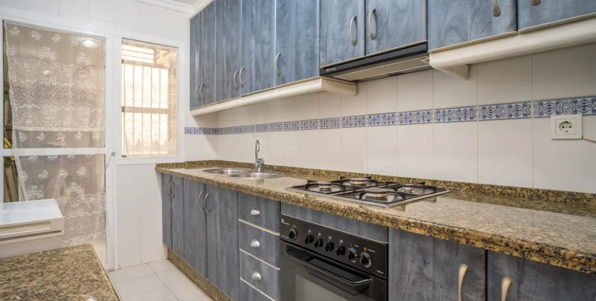 Продажа апартаментов на среднем этаже в Estepona 29