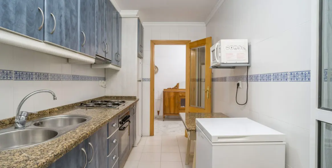Продажа апартаментов на среднем этаже в Estepona 30