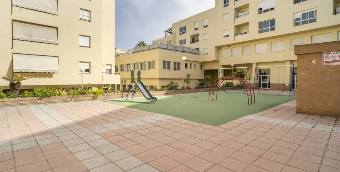 Продажа апартаментов на среднем этаже в Estepona 38