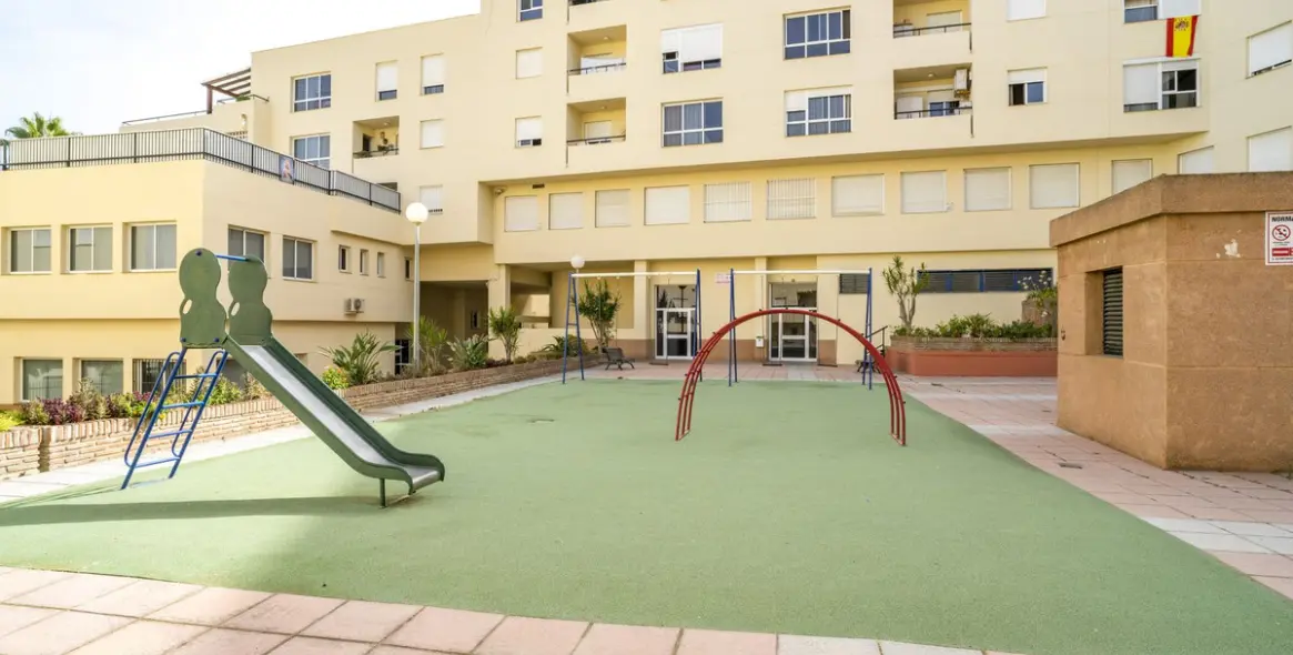 Продажа апартаментов на среднем этаже в Estepona 39