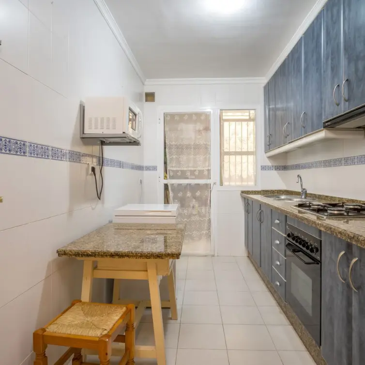 Продажа апартаментов на среднем этаже в Estepona