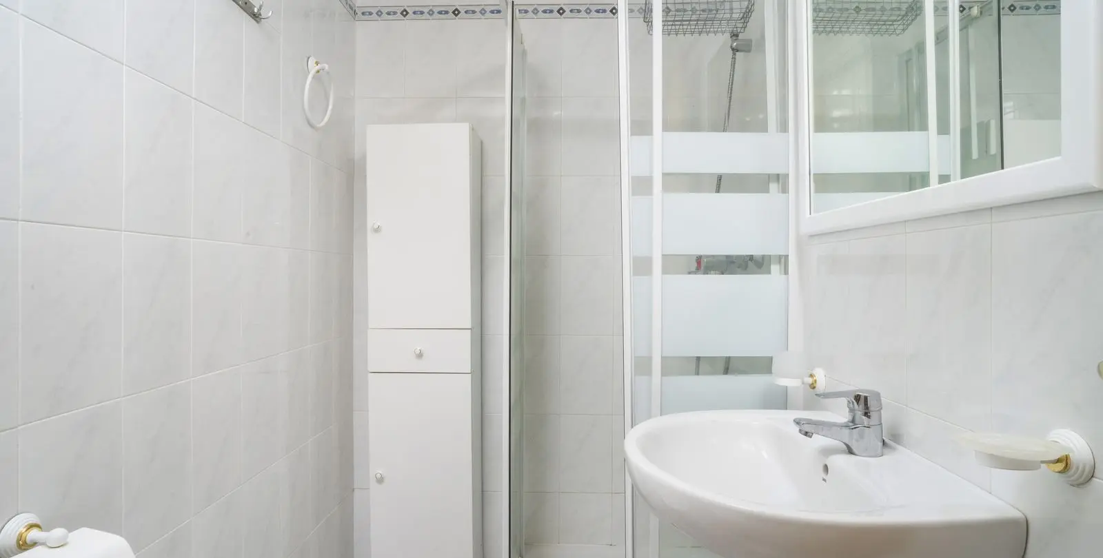 Sale of middle floor apartment in Estepona 7