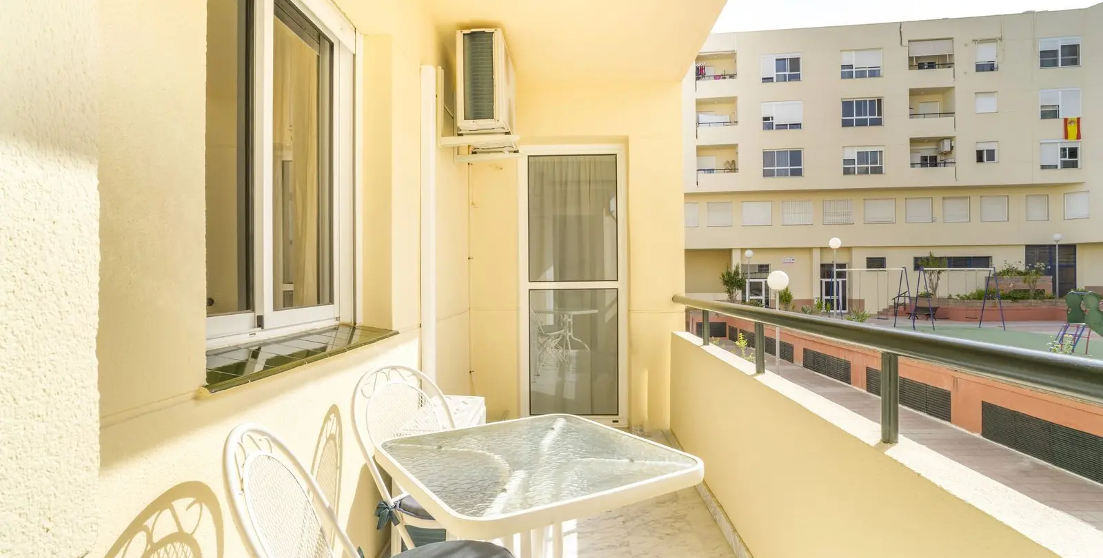 Sale of middle floor apartment in Estepona 9