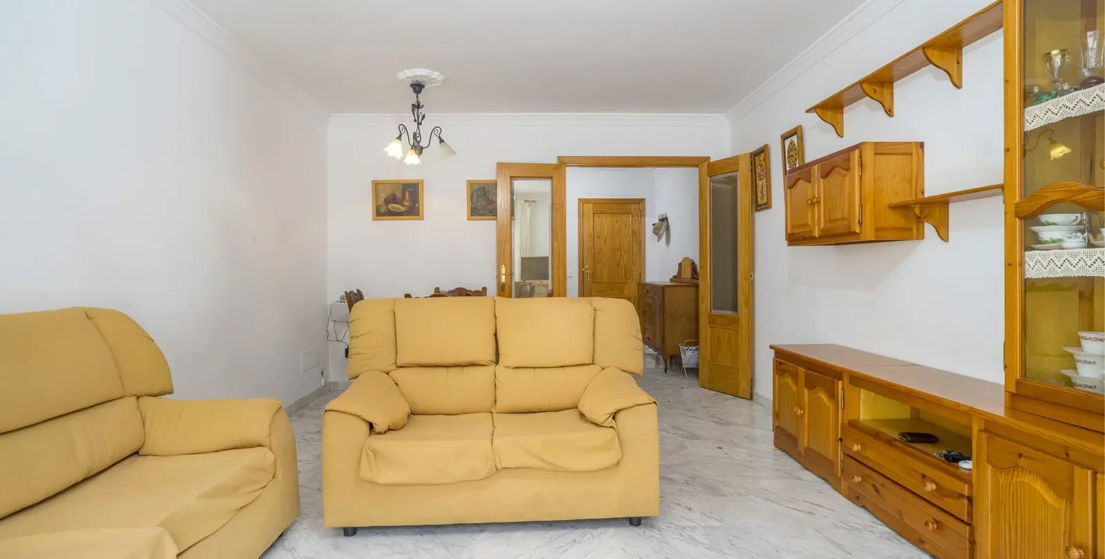 Sale of middle floor apartment in Estepona 13