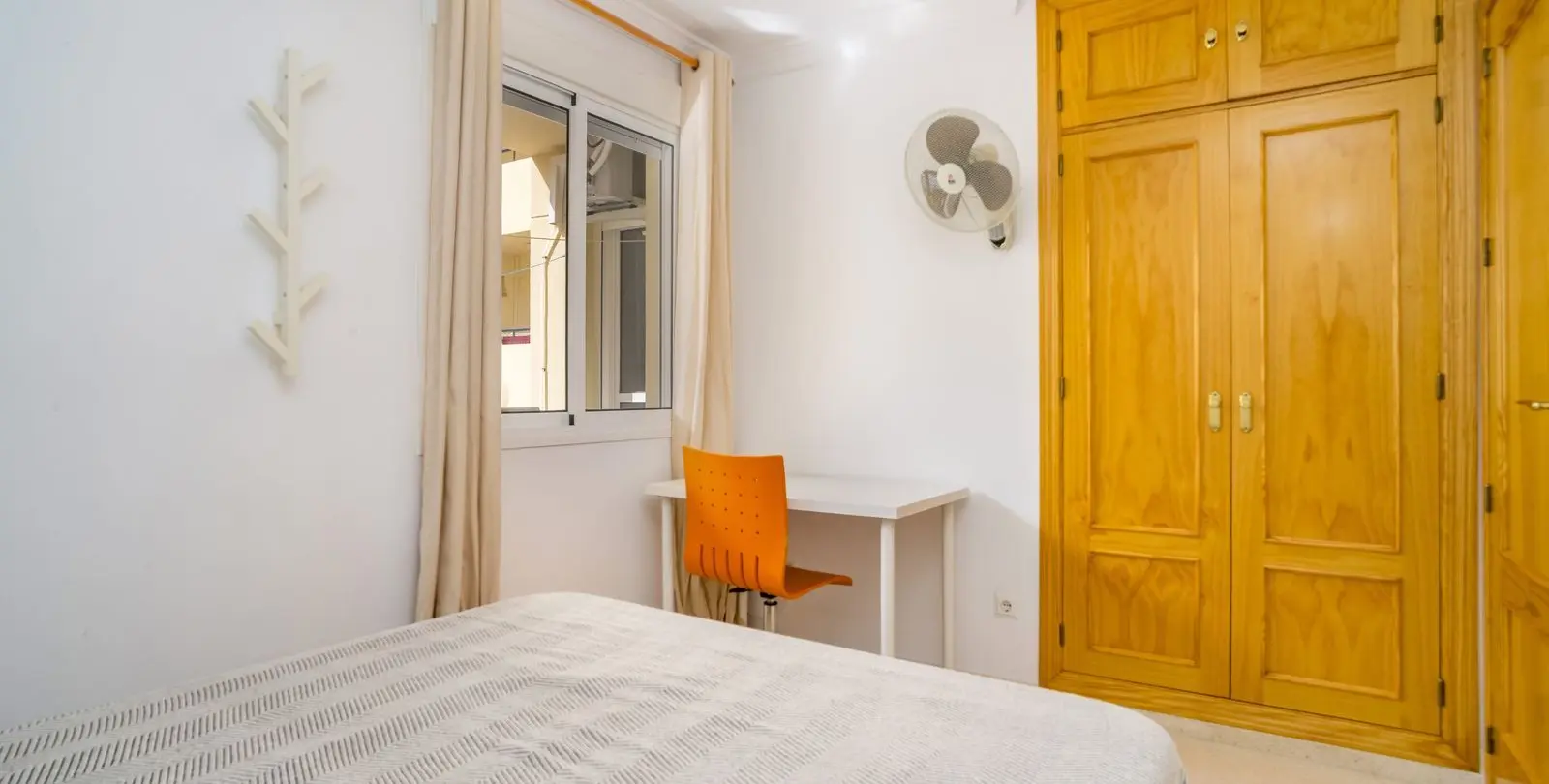 Sale of middle floor apartment in Estepona 20
