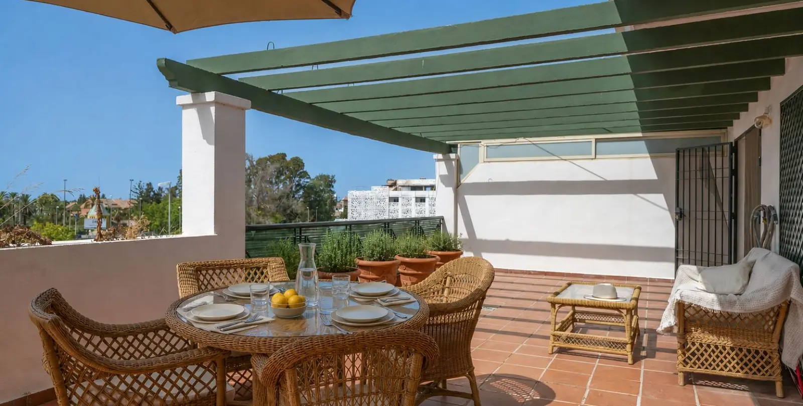 Продажа апартаментов на среднем этаже в Marbella 3