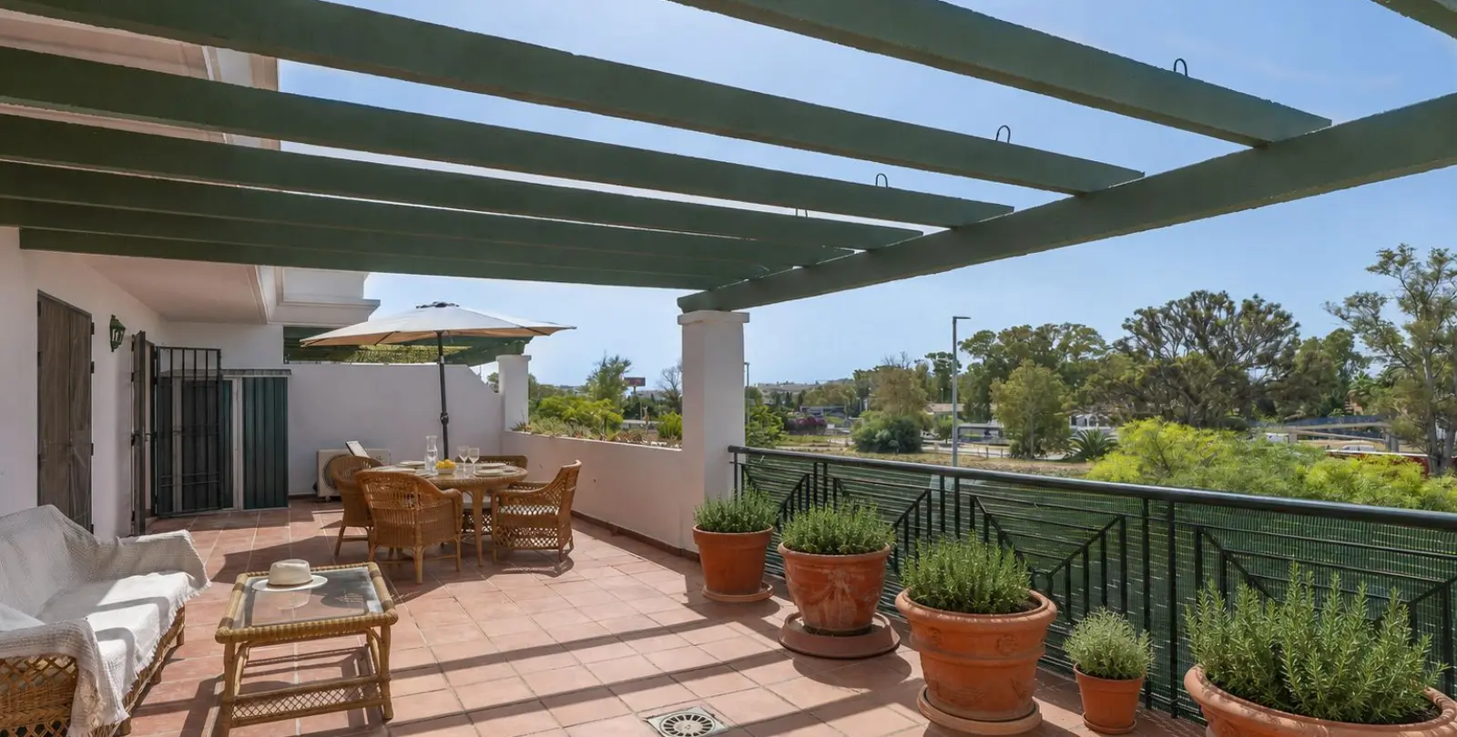 Продажа апартаментов на среднем этаже в Marbella 4
