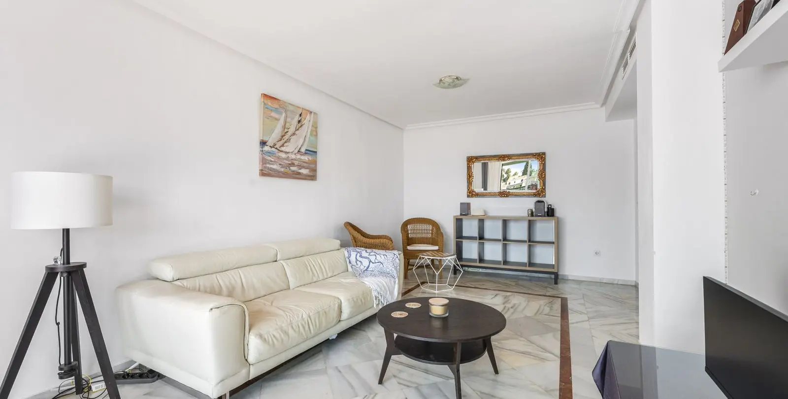 Продажа апартаментов на среднем этаже в Marbella 6