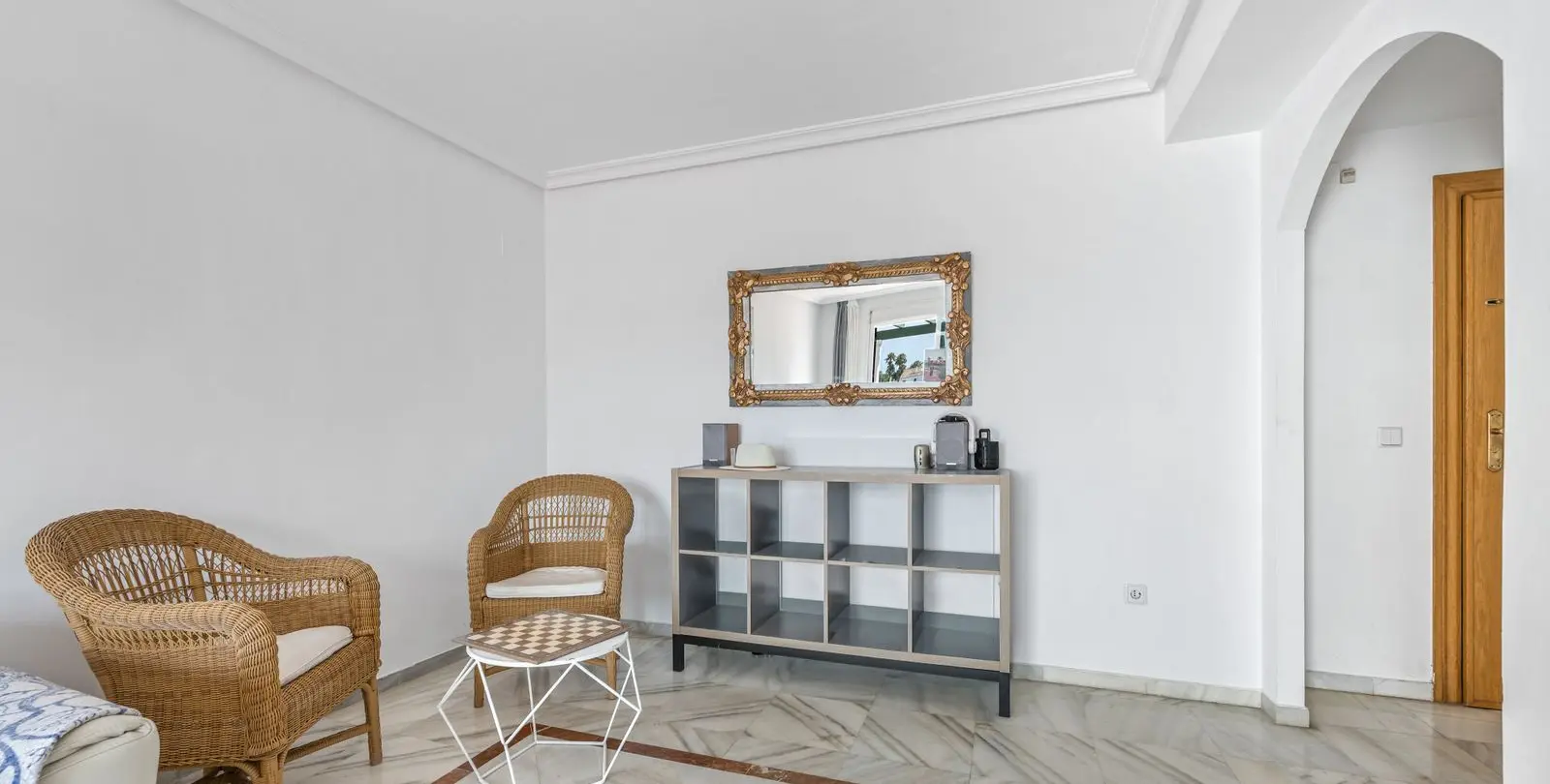 Продажа апартаментов на среднем этаже в Marbella 7