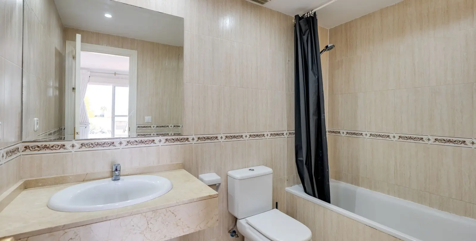 Продажа апартаментов на среднем этаже в Marbella 12