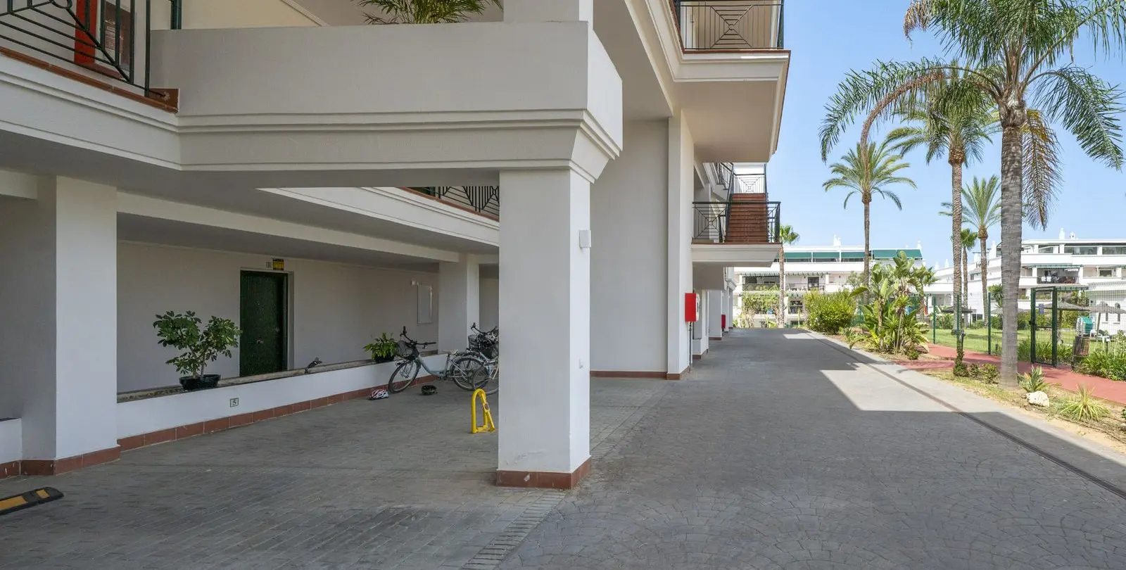 Продажа апартаментов на среднем этаже в Marbella 19