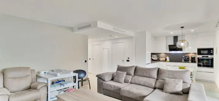 Sale of middle floor apartment in Los Boliches 3