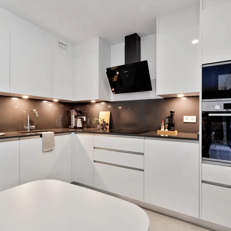 Venta de apartamento en planta media en Los Boliches