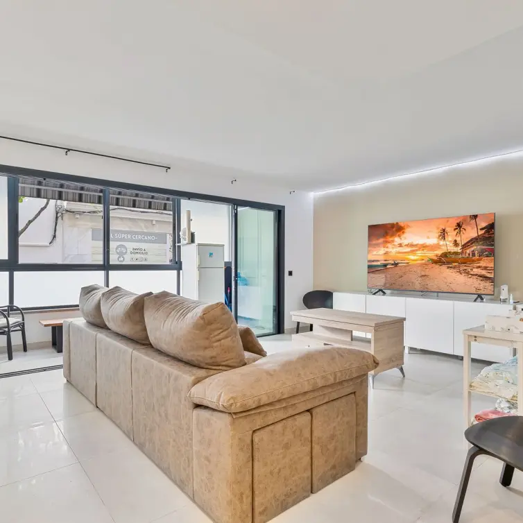 Venta de apartamento en planta media en Los Boliches